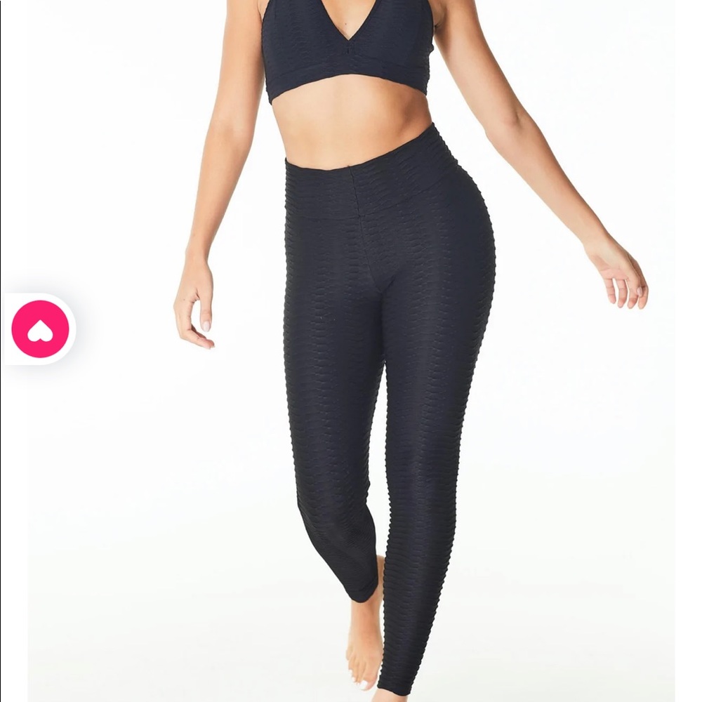 Worn once Booty leggings. Super soft